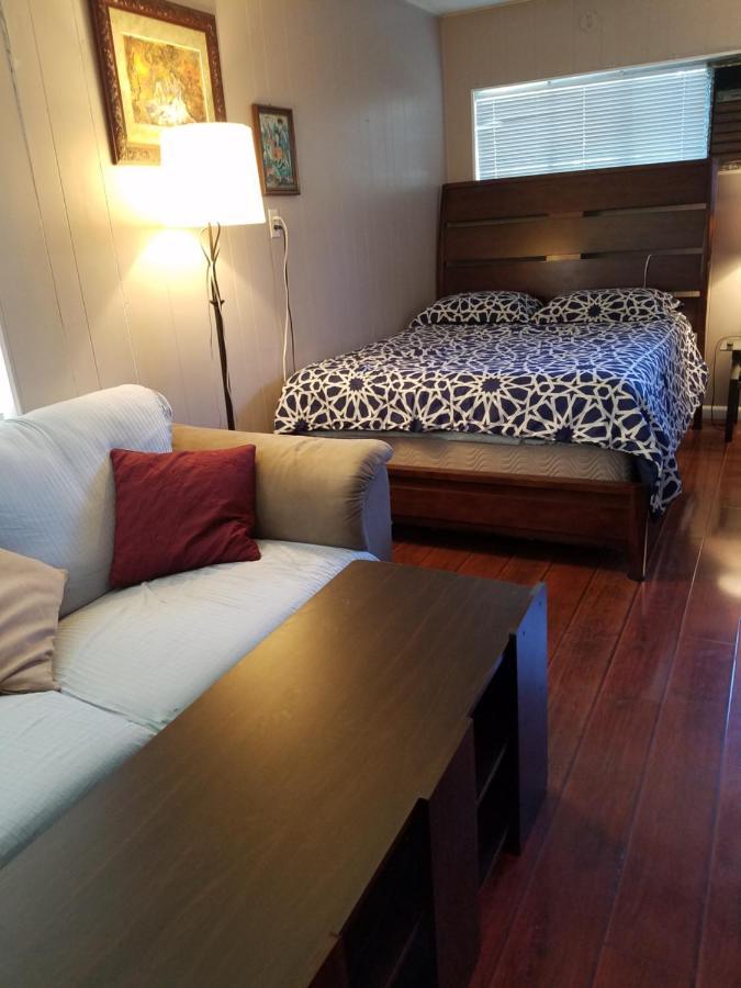 Woodland Hills Priced * Los Ángeles